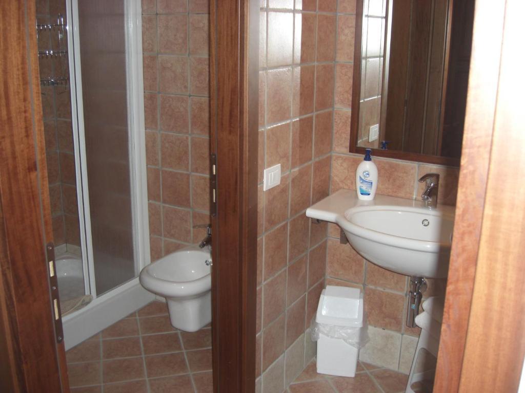 Locanda Ristorante Al Cardellino Bardolino Zimmer foto